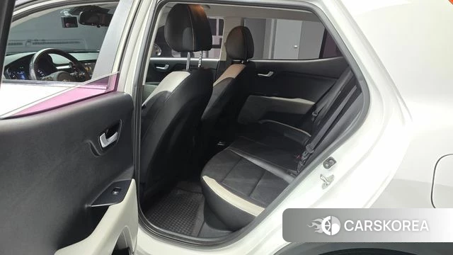 Kia Stonic 2018 Белый из Кореи, фото 3