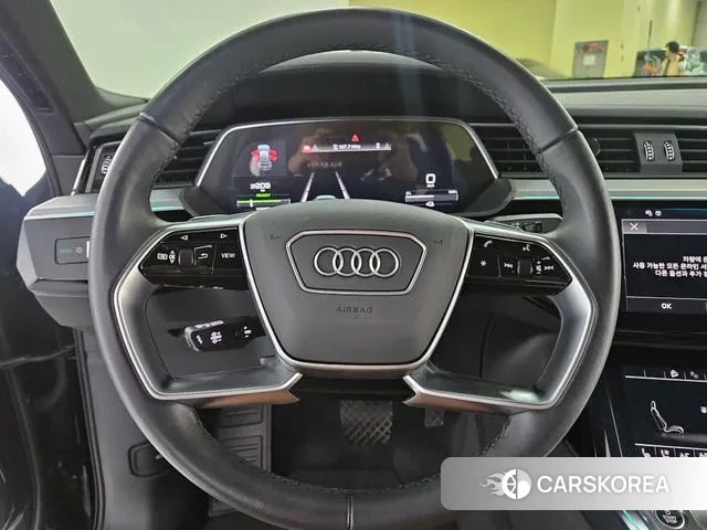 Audi e-Tron 2023 Черный из Кореи, фото 3