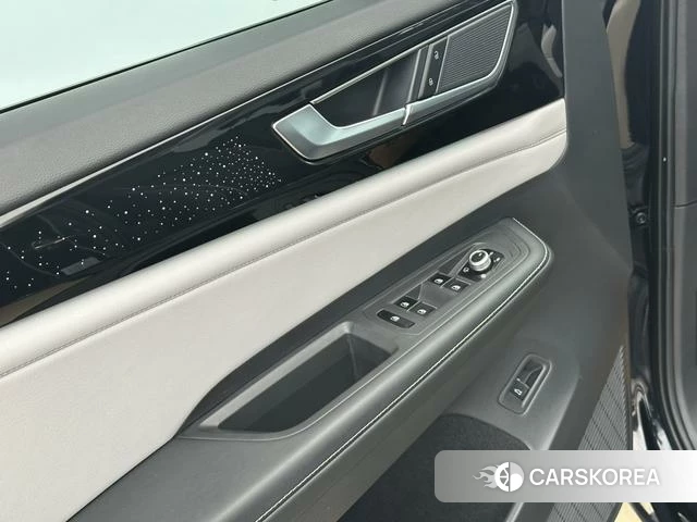 Volkswagen Tourang 2023 Черный из Китая, фото 3