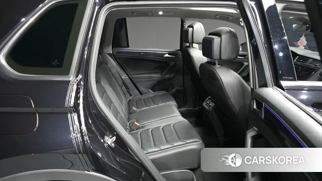 Volkswagen Tiguan second Generation 2023 Черный из Кореи, фото 3