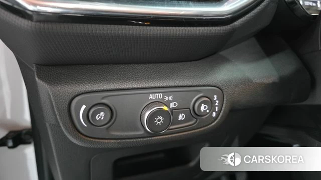 Chevrolet (GM Daewoo) Trailblazer 2022 Белый из Кореи, фото 3