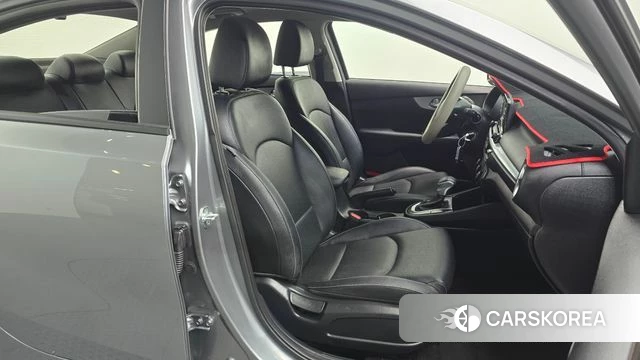 Kia The New K3 2nd generation 2022 Серебряный из Кореи, фото 3