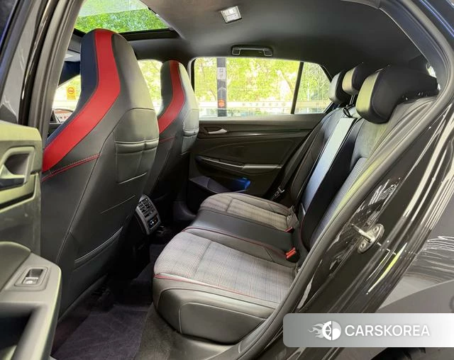 Volkswagen Golf GTI 2021 Черный из Китая, фото 3