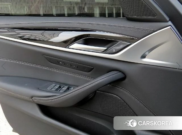 BMW 5 Series (G30) 2021 Черный из Кореи, фото 3