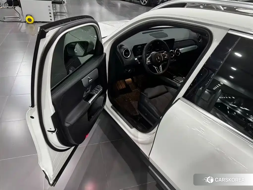 Mercedes-Benz GLB 2023 Белый из Китая, фото 3