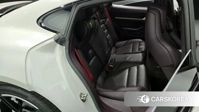 Porsche Taycan 2021 Жемчужный цвет из Кореи, фото 3