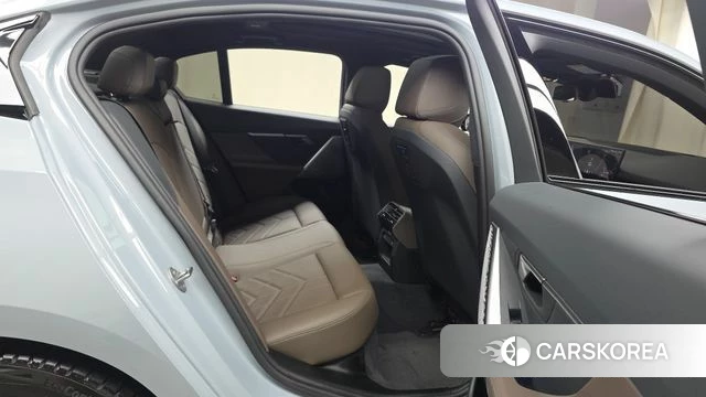 BMW 5 Series (G60) 2024 Небесно-голубой из Кореи, фото 3