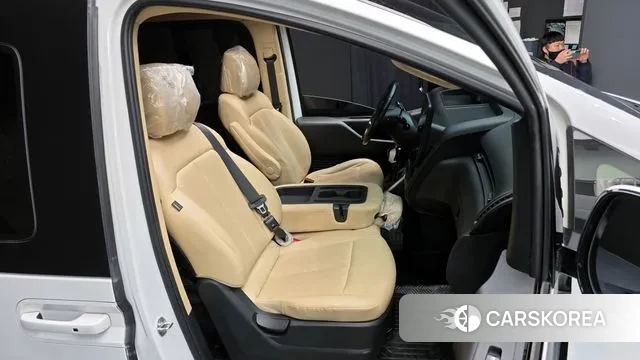 Hyundai Staria 2021 Белый из Кореи, фото 3