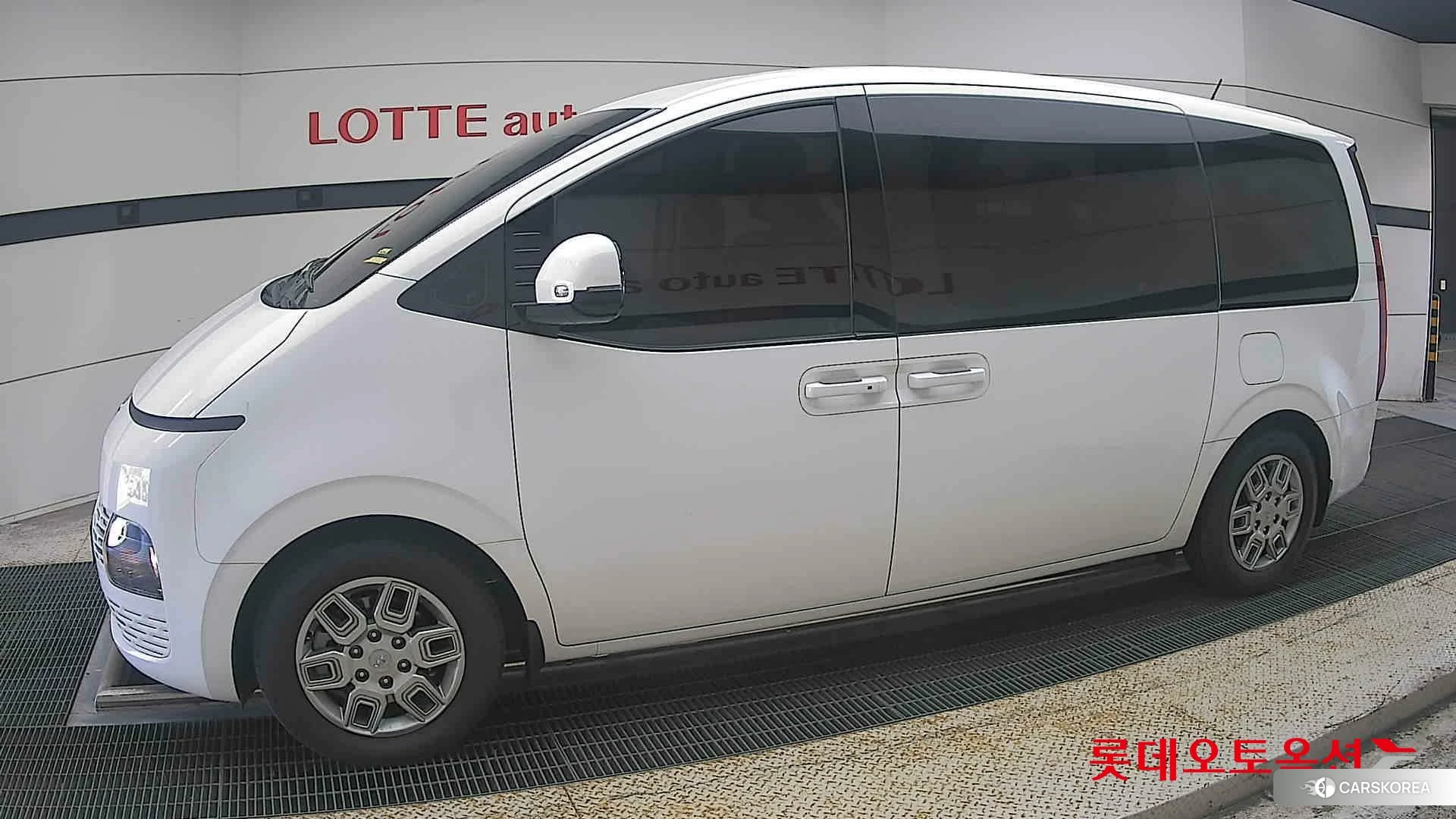 Hyundai Staria 2022 Creamy White из Кореи, фото 3