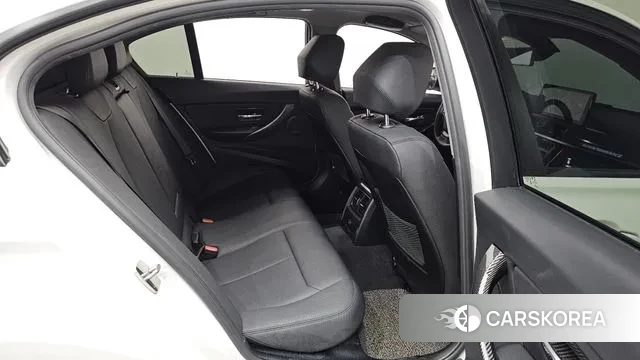 BMW 3 Series (F30) 2018 Белый из Кореи, фото 3