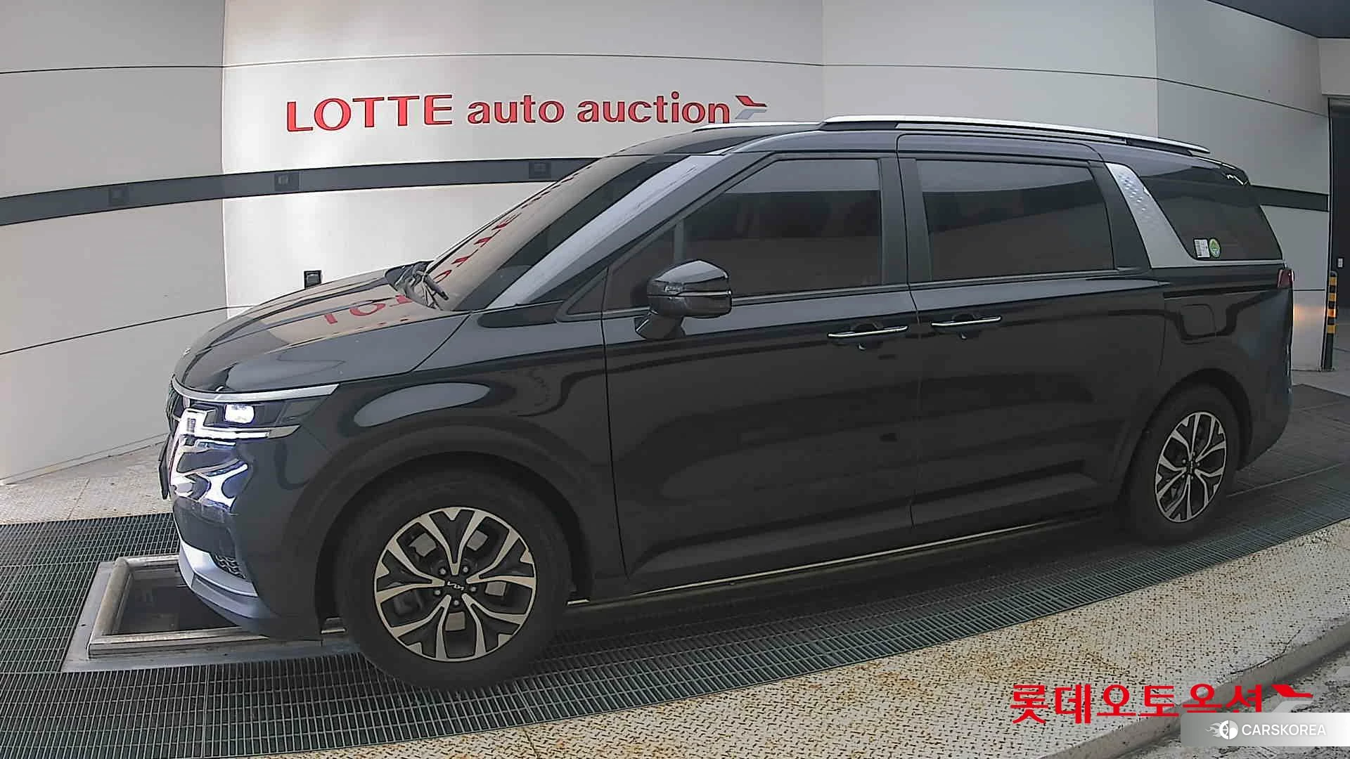 Kia Carnival 2023 Aurora Black Pearl из Кореи, фото 3
