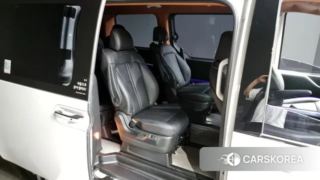 Hyundai Staria 2024 Белый из Кореи, фото 3