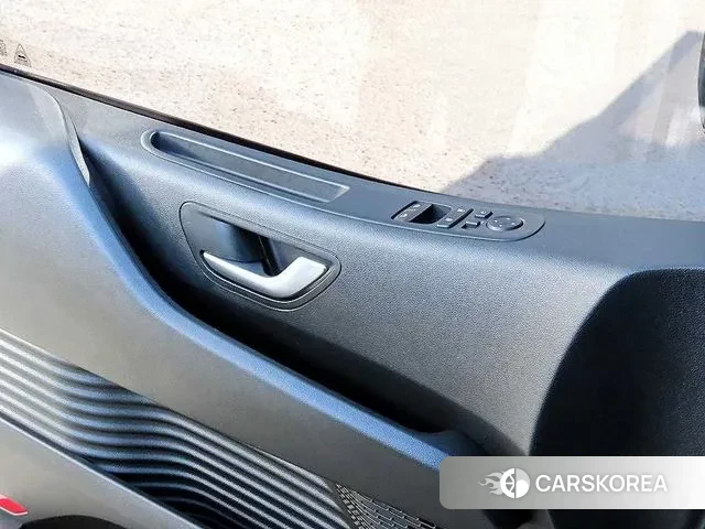 Hyundai Staria 2023 Белый из Кореи, фото 3