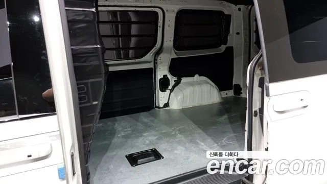 Hyundai Staria 2022 Белый из Кореи, фото 3