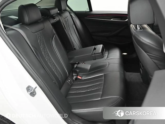 BMW 5 Series (G30) 2018 Белый из Кореи, фото 3