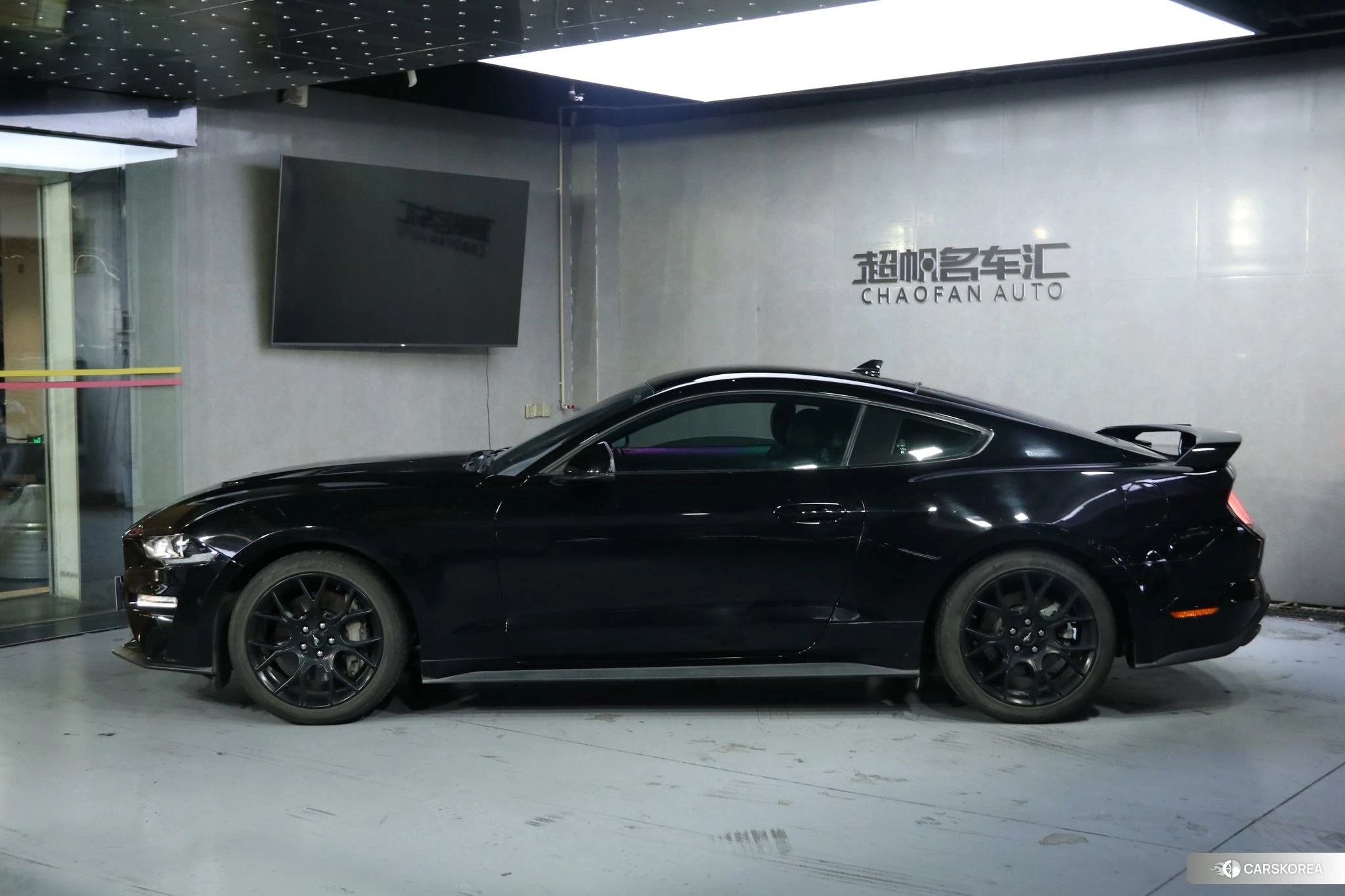 Ford Mustang 2020 Черный из Китая, фото 3