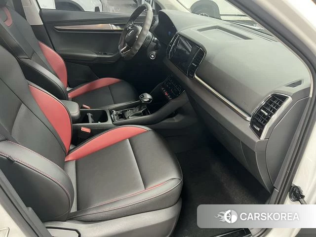 Skoda Krok 2023 Белый из Китая, фото 3