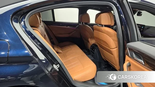 BMW 5 Series (G30) 2021 Черный из Кореи, фото 3