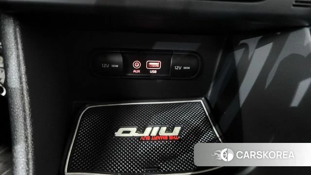 Kia Niro 2018 Черный из Кореи, фото 3