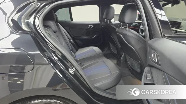 BMW 1 Series (F40) 2023 Черный из Кореи, фото 3