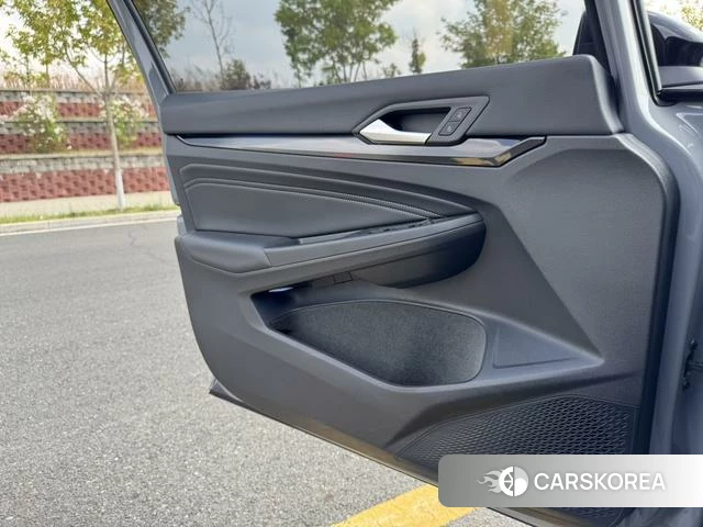 Volkswagen Golf 2022 Темно-серый из Китая, фото 3