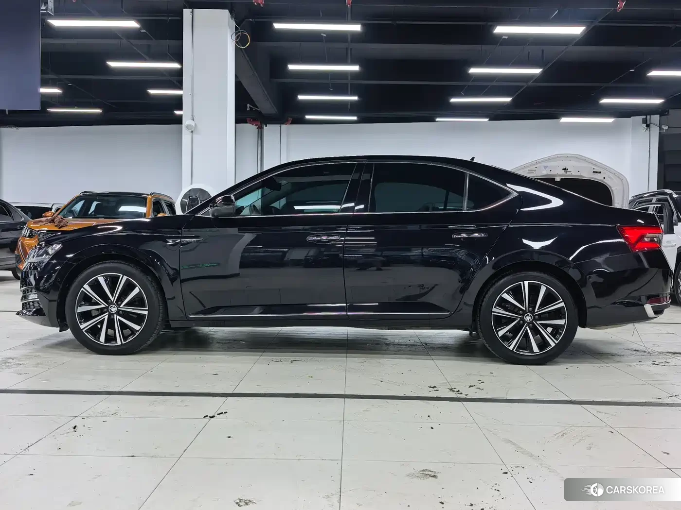Skoda Superb 2023 Черный из Китая, фото 3