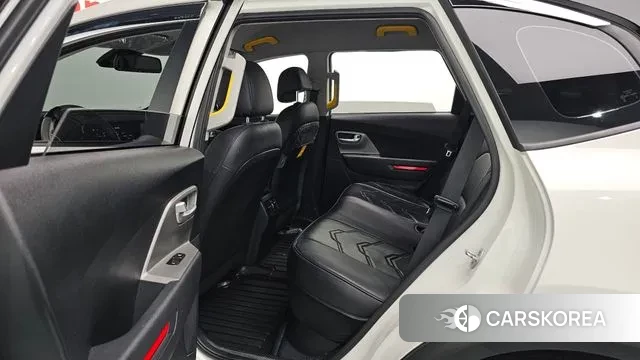 Kia Niro Plus 2022 Белый из Кореи, фото 3