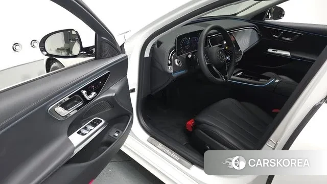 Mercedes-Benz E-Class W214 2024 Белый из Кореи, фото 3