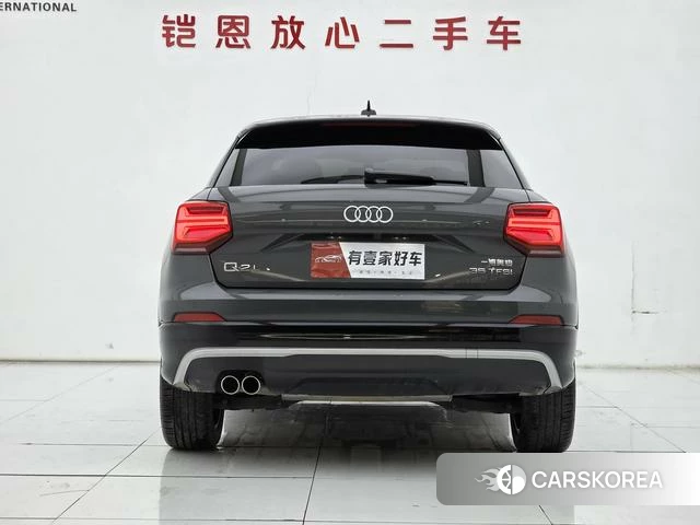 Audi Q2L 2021 Темно-серый из Китая, фото 3