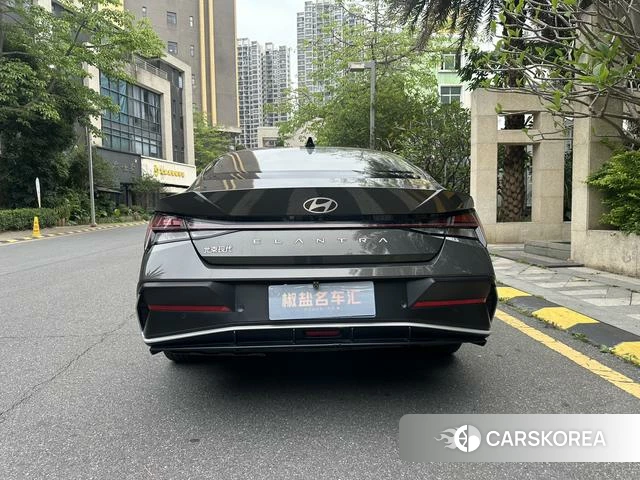 Hyundai Elantra 2024 Темно-серый из Китая, фото 3