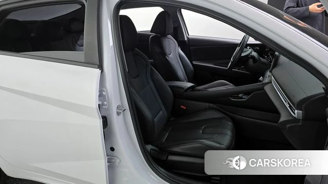 Hyundai The New Avante (CN7) 2024 Белый из Кореи, фото 3