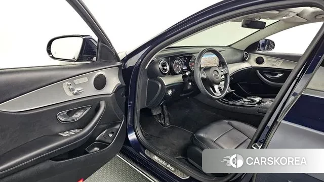 Mercedes-Benz E-Class W213 2018 Синий из Кореи, фото 3