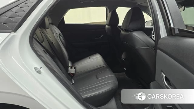 Hyundai The New Avante (CN7) 2023 Белый из Кореи, фото 3