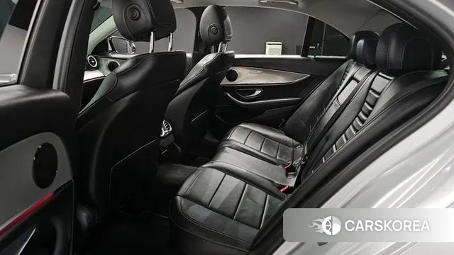 Mercedes-Benz E-Class W213 2019 Серебряный из Кореи, фото 3