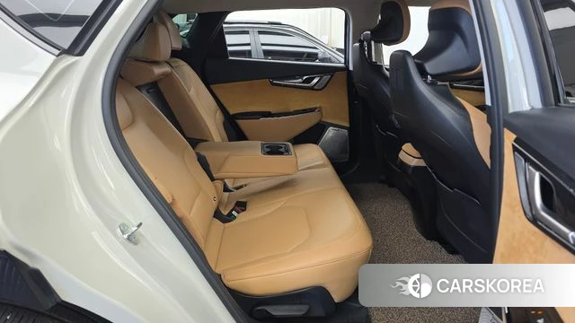Kia EV6 2023 Жемчужный цвет из Кореи, фото 3