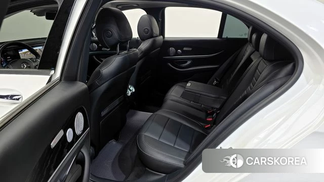 Mercedes-Benz E-Class W213 2018 Белый из Кореи, фото 3