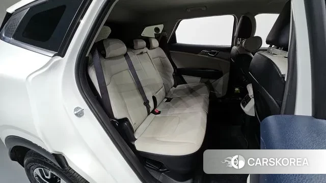 Kia Sportage 5th Generation Hybrid 2022 Белый из Кореи, фото 3