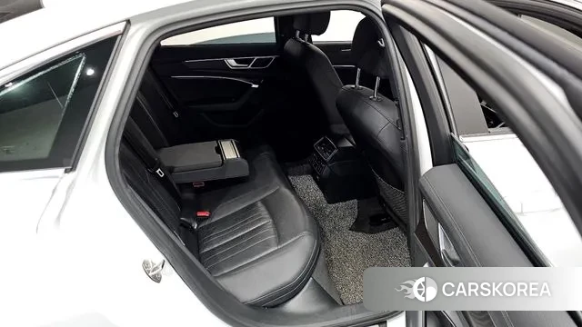 Audi A6 (C8) 2021 Белый из Кореи, фото 3