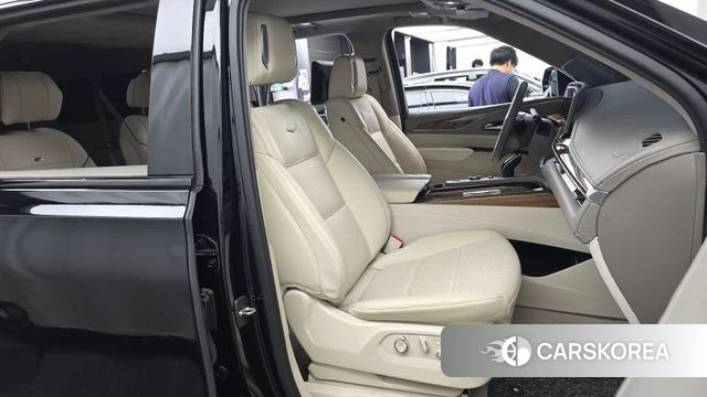 Cadillac Escalade 5th Generation 2021 Черный из Кореи, фото 3
