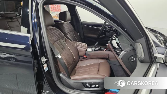 BMW 5 Series (G30) 2021 Черный из Кореи, фото 3