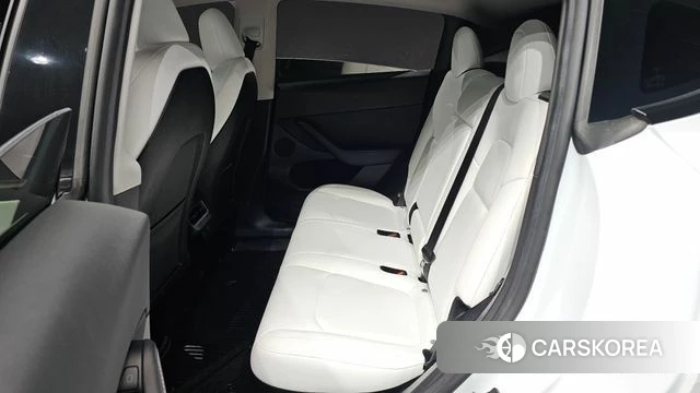 Tesla Model Y 2023 Белый из Кореи, фото 3