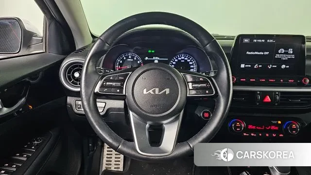Kia The New K3 2nd generation 2023 Белый из Кореи, фото 3