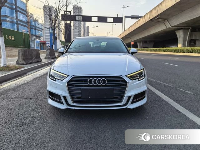 Audi A3 2018 Белый из Китая, фото 3