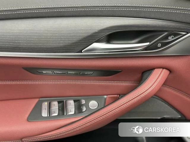 BMW 5 series 2024 Черный из Китая, фото 3