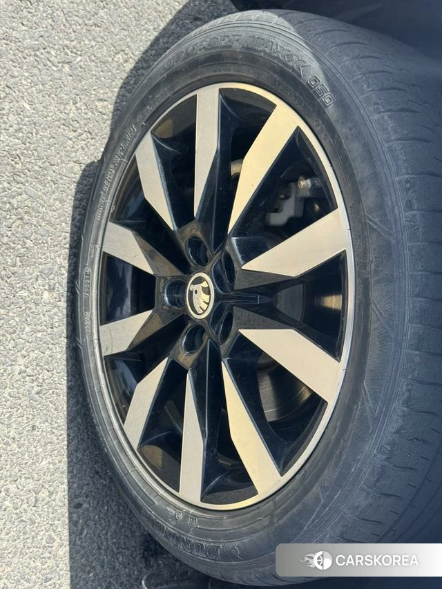 Skoda Krok 2022 Белый из Китая, фото 3
