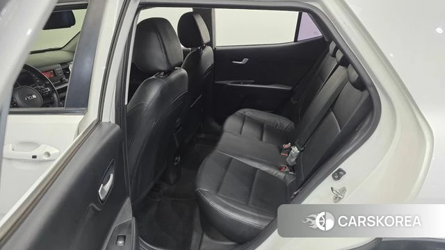 Kia Stonic 2018 Белый из Кореи, фото 3