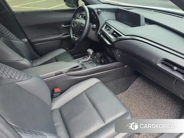 Lexus UX250h 2021 Белый из Кореи, фото 3