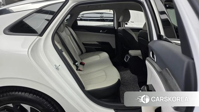 Kia The New K5 Hybrid 3rd generation 2023 Белый из Кореи, фото 3