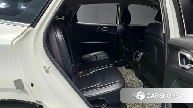 Kia Sportage 5th Generation Hybrid 2023 Белый из Кореи, фото 3
