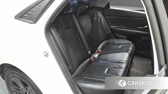 Hyundai Avante Hybrid (CN7) 2023 Белый из Кореи, фото 3